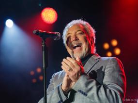 Tom Jones 02