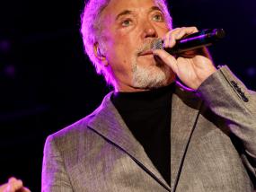 Tom Jones 04